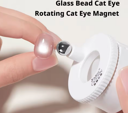 White Rotating Cat Eye Magnet
